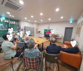 봄날강서요양원/ 여가활동- 노래는 즐거워~
