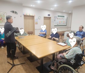 봄날강서요양원/ 종교활동- 요한복음 12장 44절